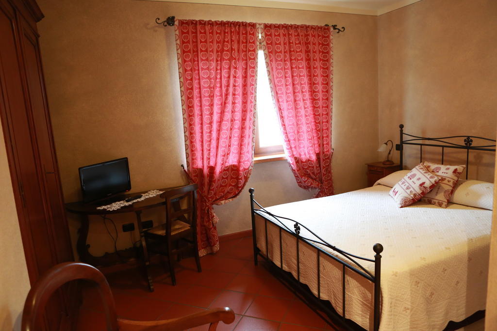 Agriturismo La Virginia Villa Revello Exteriör bild