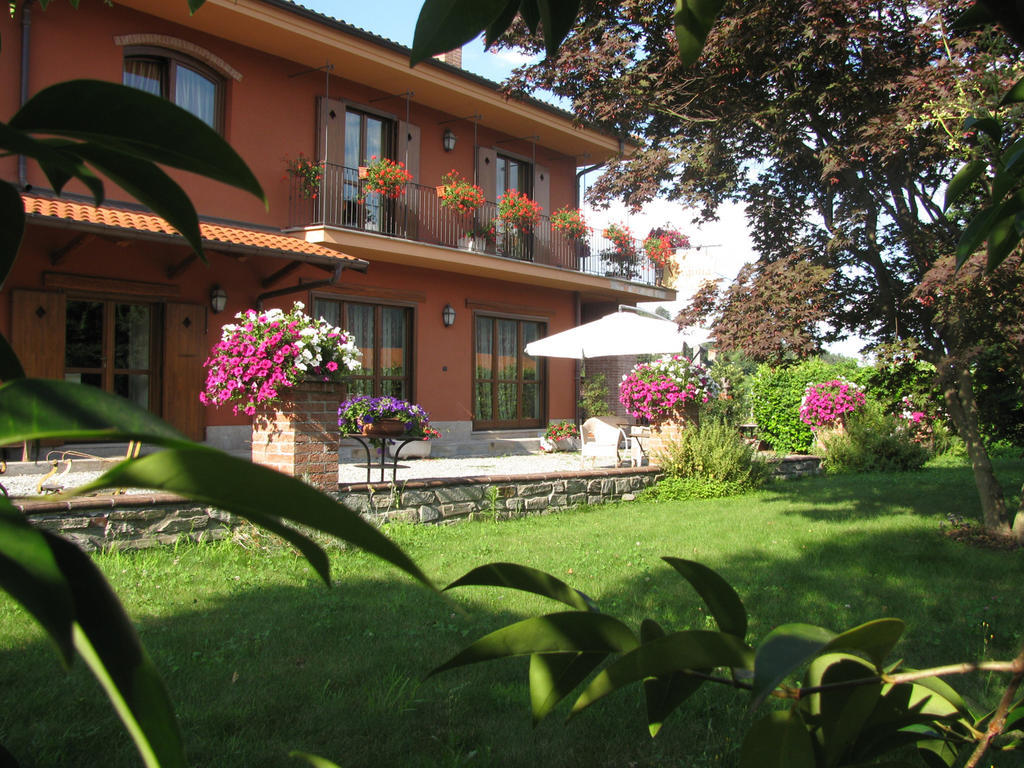 Agriturismo La Virginia Villa Revello Exteriör bild